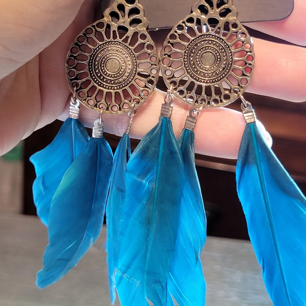 Paparazzi Costume Jewelry Lot 6 Pieces Total NWT 4 Pairs Earrings 2 Necklaces - Picture 6 of 7